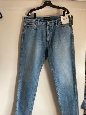 Abercrombie & Fitch Men Slim Jeans - Light Wash Blue